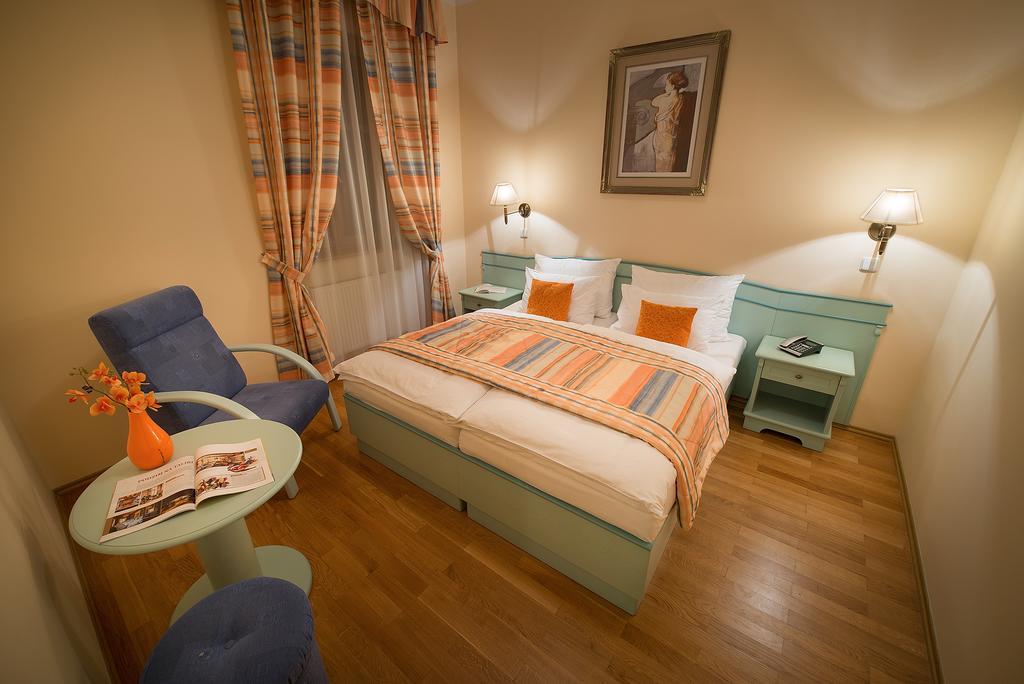 Old Town Bed & Breakfast Budweis Exterior foto